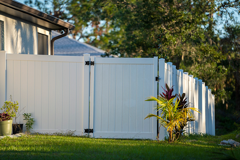 White Vinyl Fence-1757154545 White Vinyl Fence
